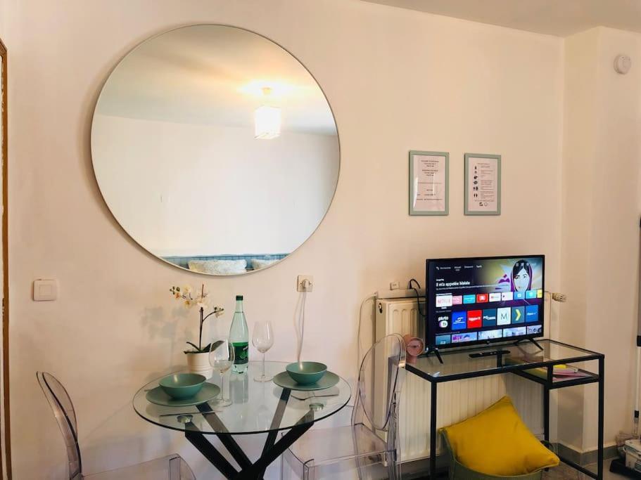 Cosy Studio Design With Modern Bathroom Vaureal Eksteriør billede
