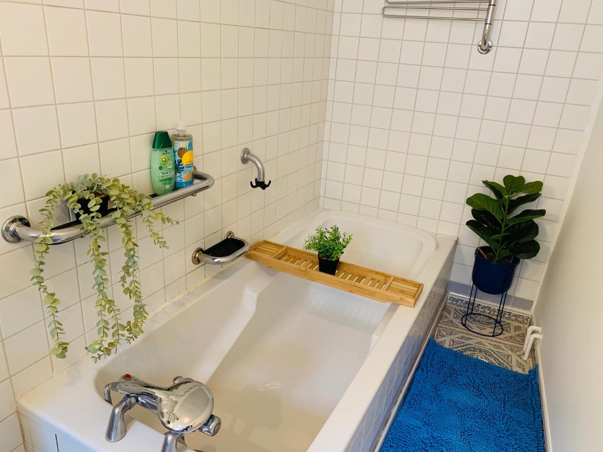 Cosy Studio Design With Modern Bathroom Vaureal Eksteriør billede