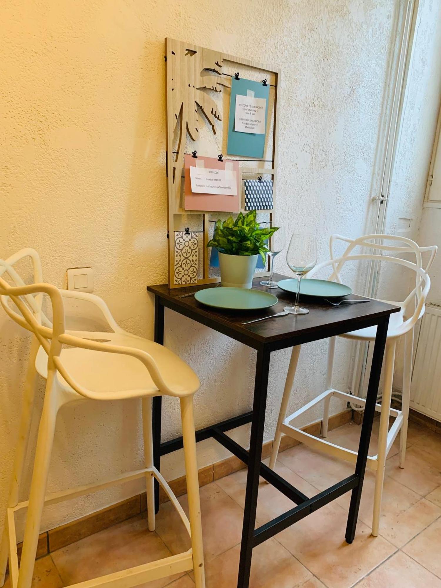 Cosy Studio Design With Modern Bathroom Vaureal Eksteriør billede